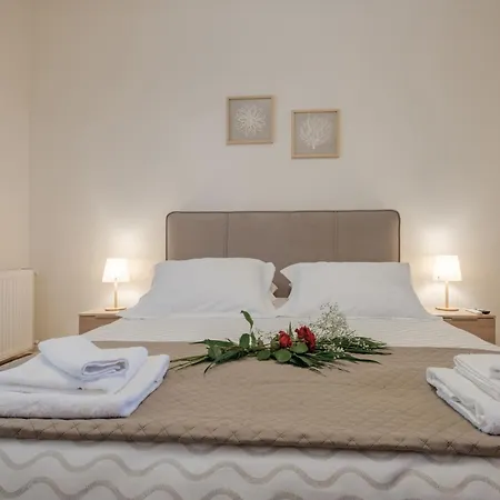 Apartment Piniata *