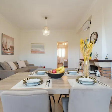 Piniata Apartment