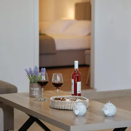 Piniata Apartment