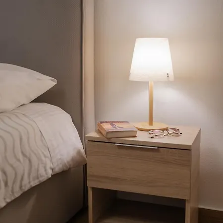 Piniata 아파트 Kanálion