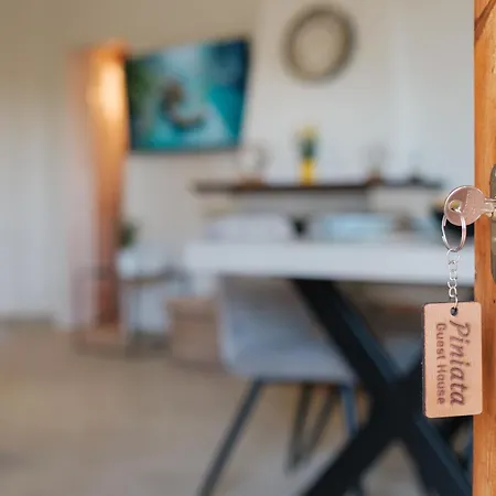 아파트 Piniata Kanálion